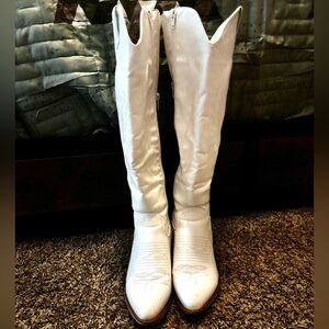 BOUTIQUE WHITE COWBOY COWGIRL BOOTS